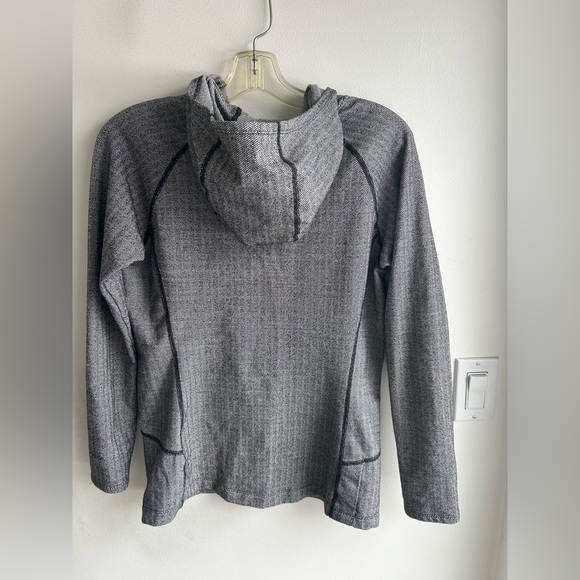 Patagonia Women's Active Herringbone Hoody. Women’s size Small. - Picture 4 of 4
